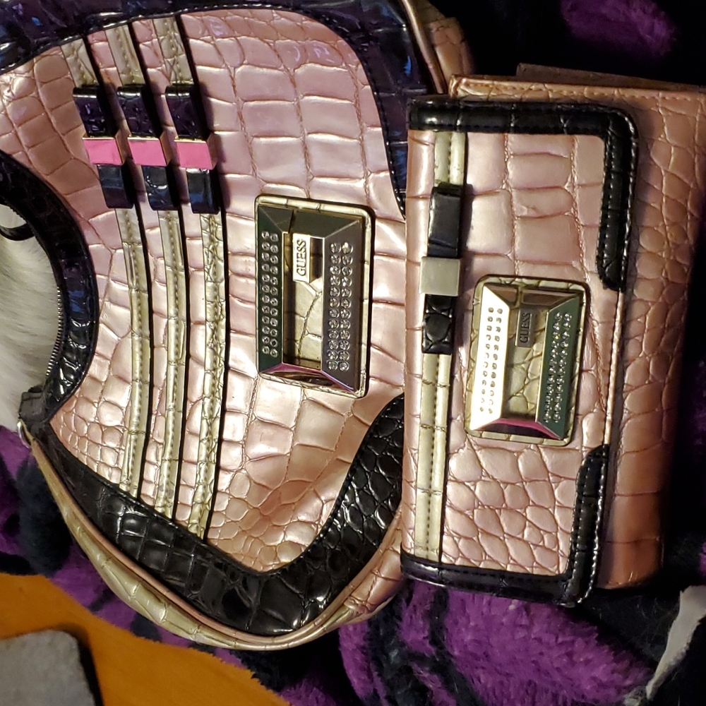 Purse and matching wallet guess